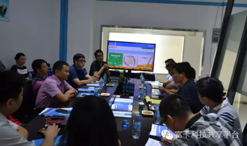 松山湖管委會(huì)卓主任、清華大學(xué)專家和各大風(fēng)投代表到富卡總部參觀考察